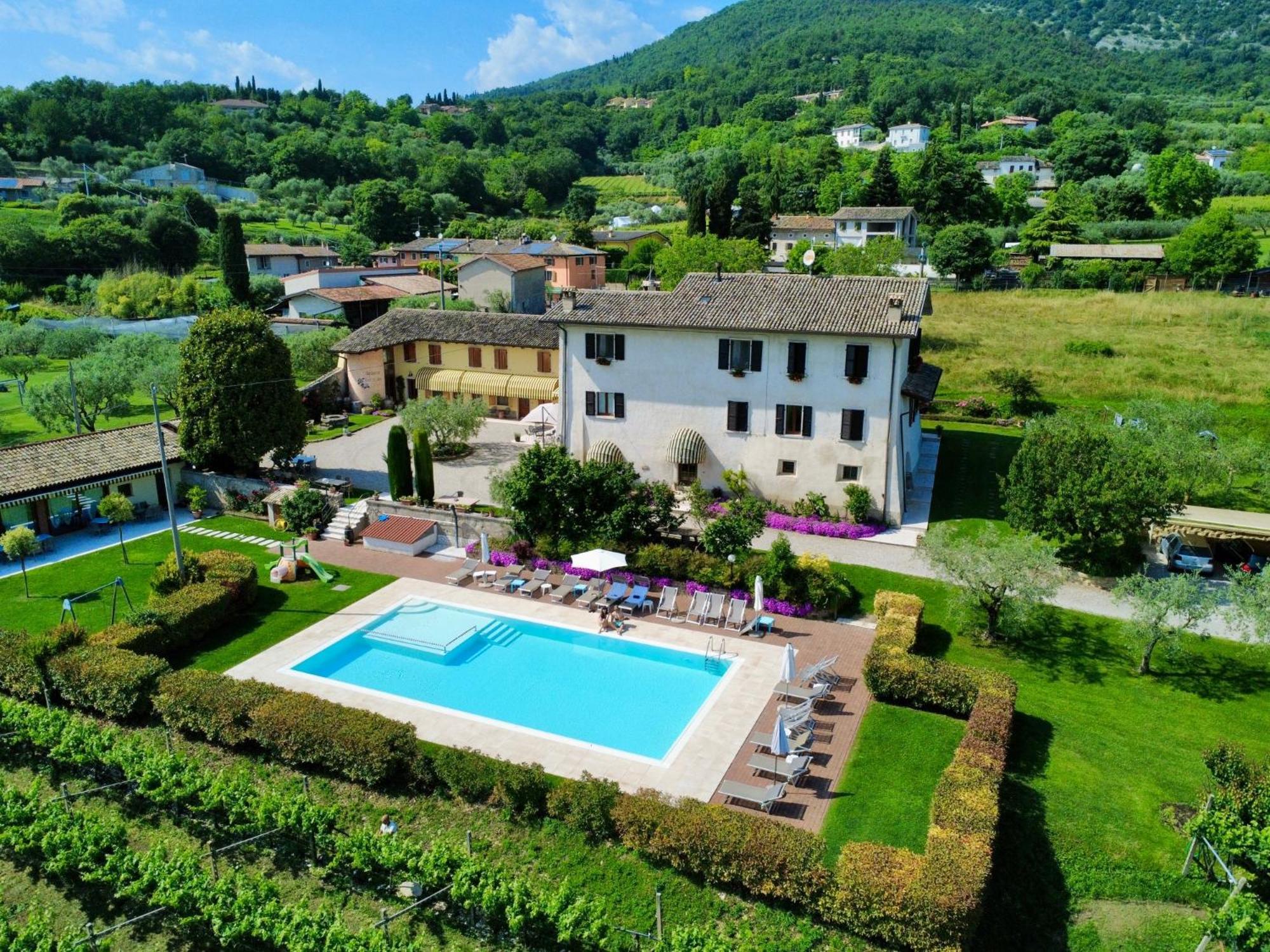 Agriturismo Corte Dei Fiori Caprino Veronese Exterior photo