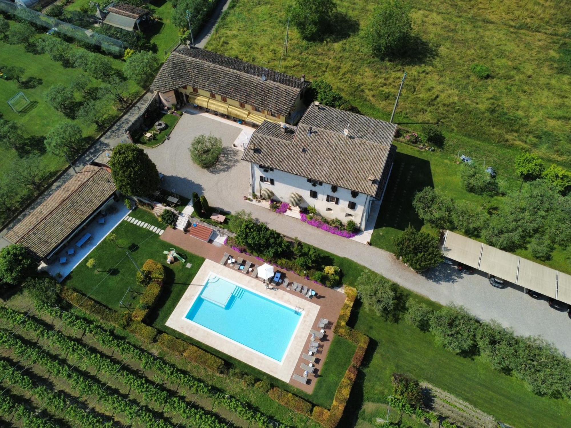 Agriturismo Corte Dei Fiori Caprino Veronese Exterior photo